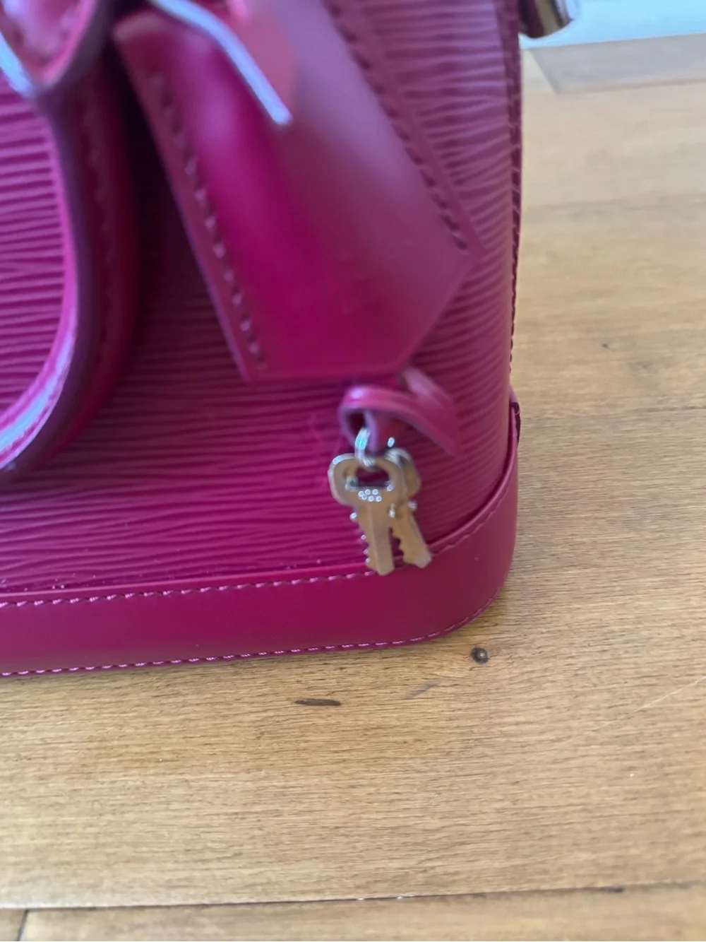 Louis Vuitton Alma BB Epi Leather Satchel in Fuchsia - Picture 10 of 10
